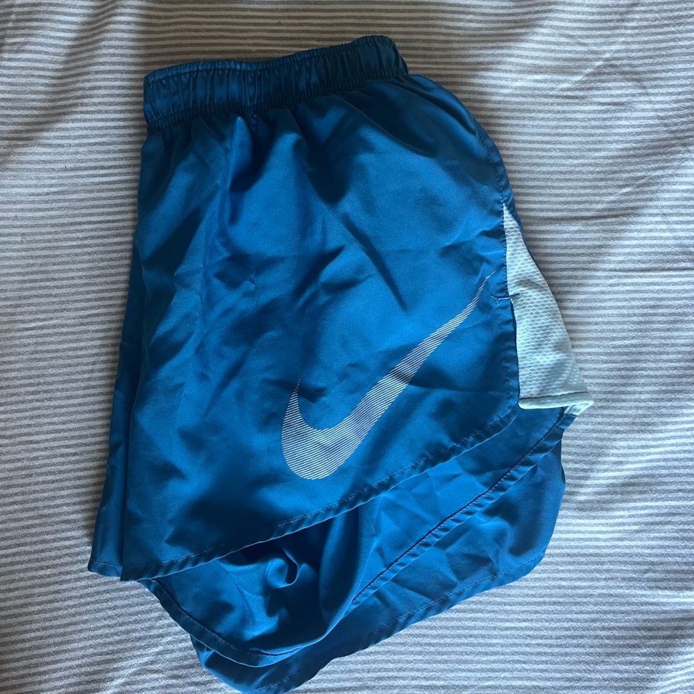 NIKE dri-fit aeroswift shorts